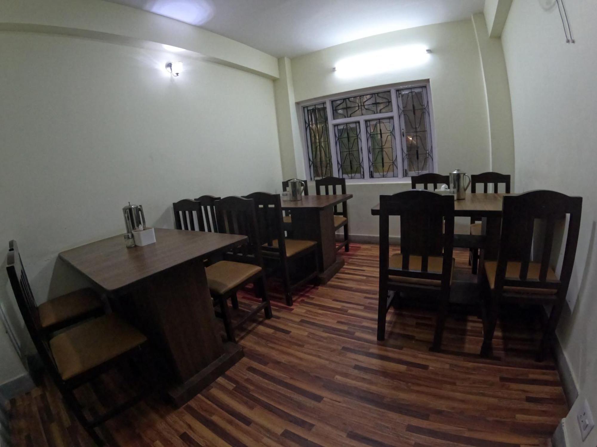 Hotel Global Village Kathmandu Buitenkant foto