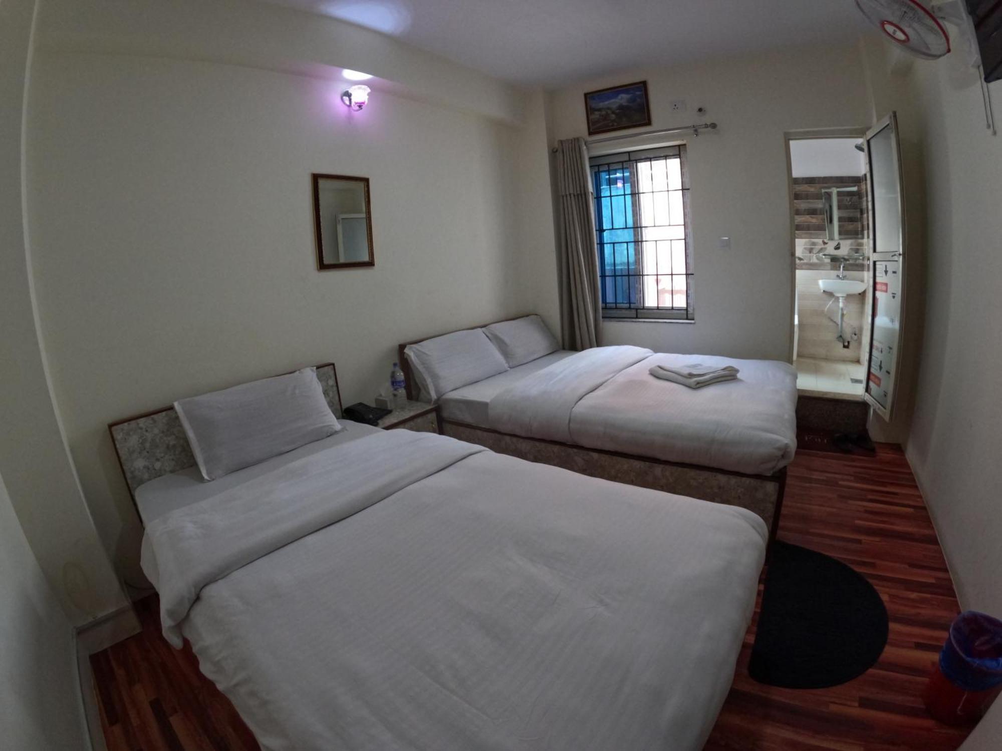 Hotel Global Village Kathmandu Buitenkant foto