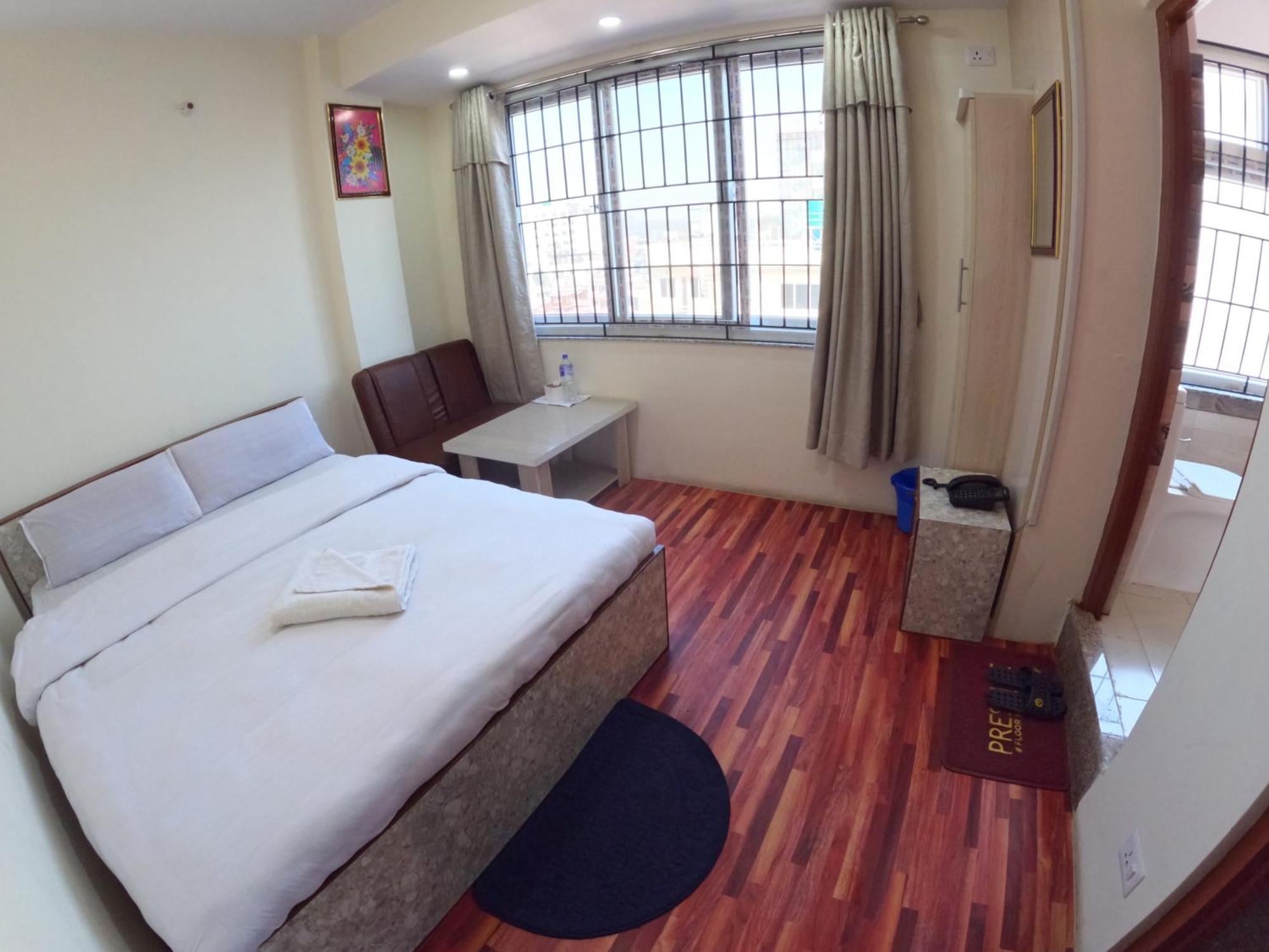 Hotel Global Village Kathmandu Buitenkant foto