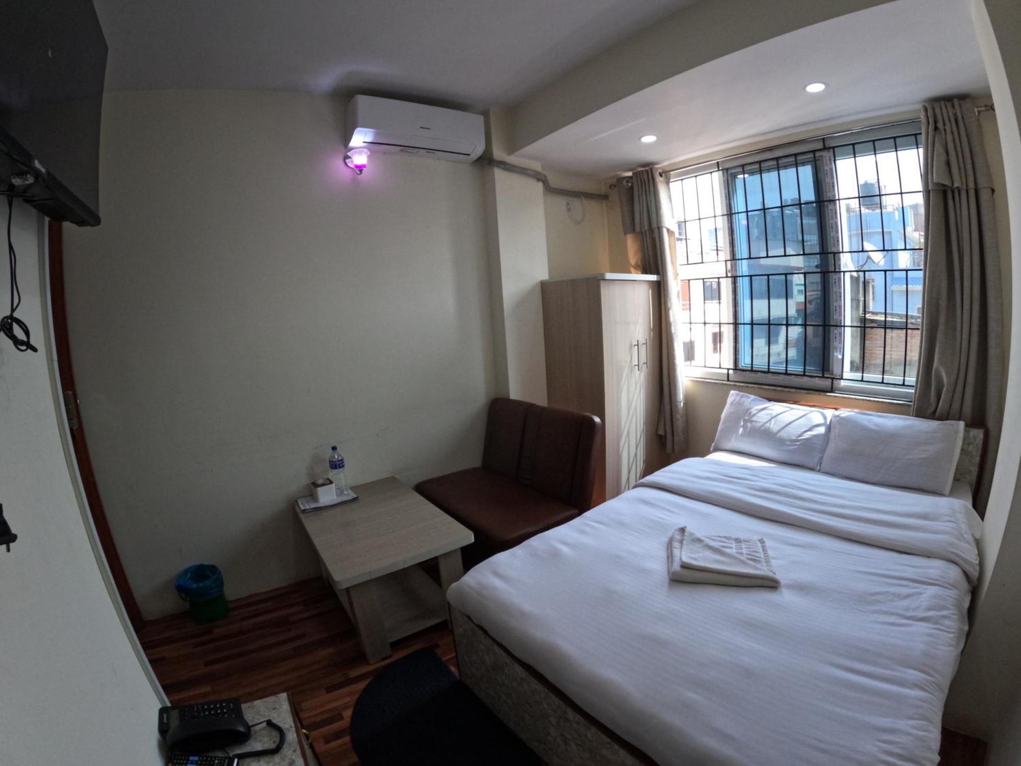 Hotel Global Village Kathmandu Buitenkant foto