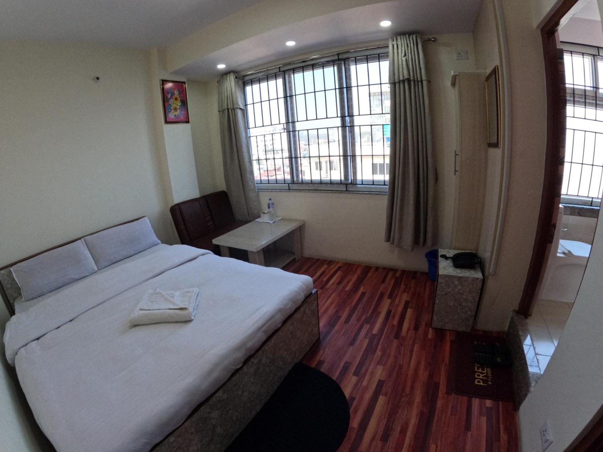 Hotel Global Village Kathmandu Buitenkant foto